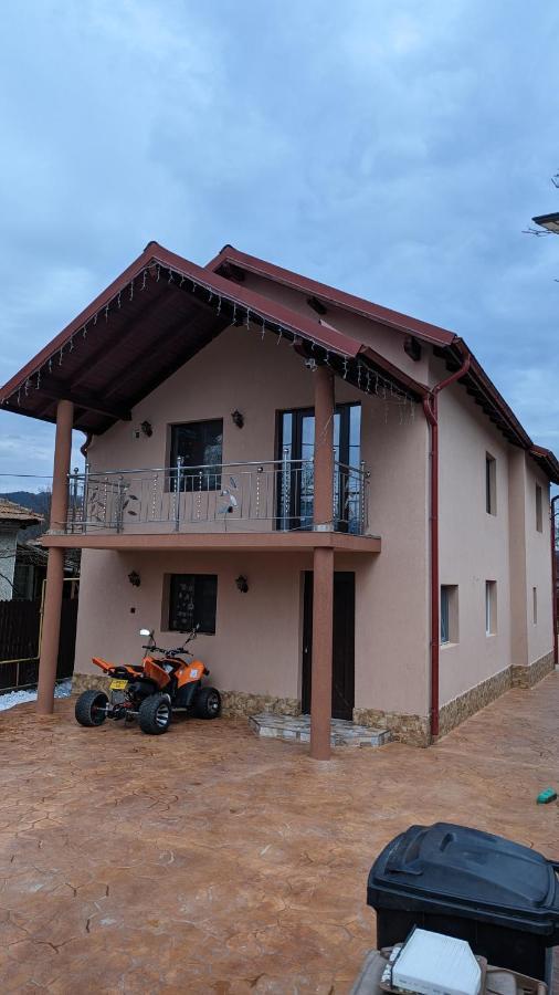 Casa Beatrice Villa Călimăneşti Exteriör bild